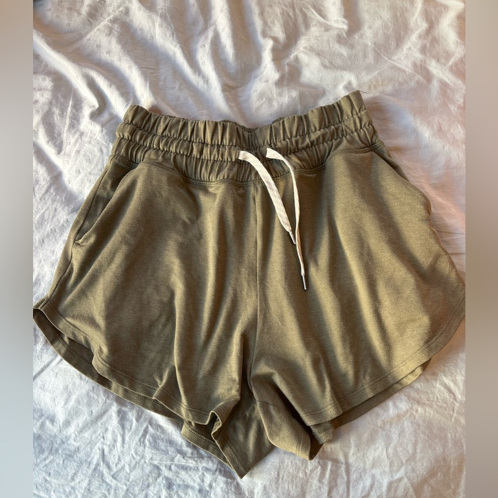 Vuori Halo Performance 2.0 Olive Heather